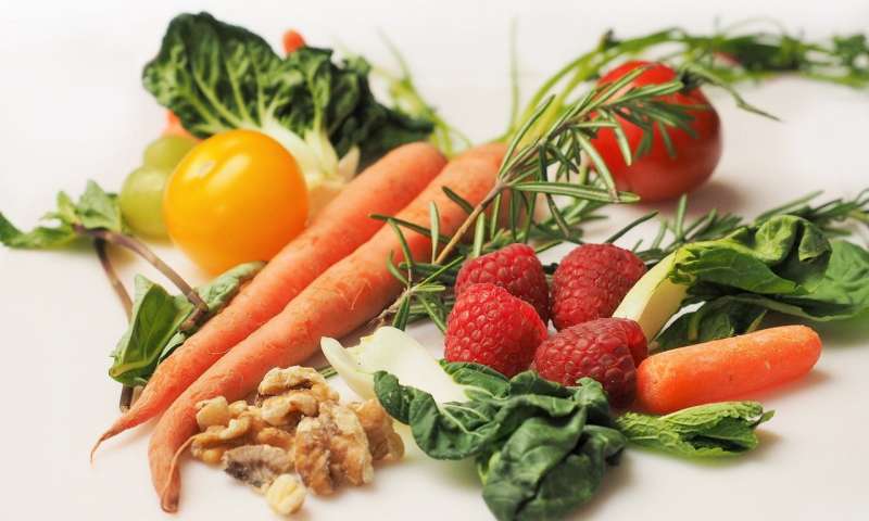 Comer verduras de hoja verde puede ayudar a prevenir la degeneración macular