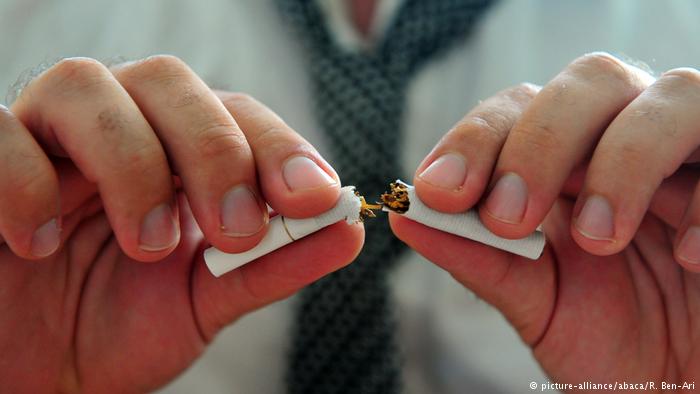 ¿Por qué los fumadores son dependientes de la nicotina?