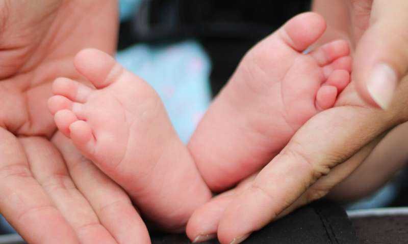 Los bebés nacidos por cesárea tienen un mayor riesgo de hospitalización relacionada con infecciones en la infancia