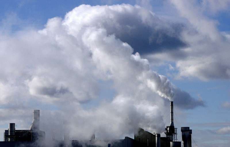 Un estudio vincula contaminantes específicos del aire exterior con ataques de asma en niños urbanos