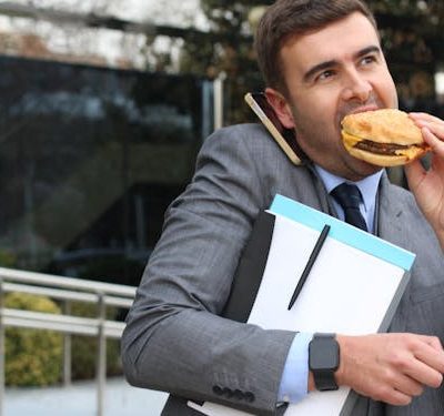 ¿Por qué hay personas a las que el estrés da hambre y a otras se lo quita?