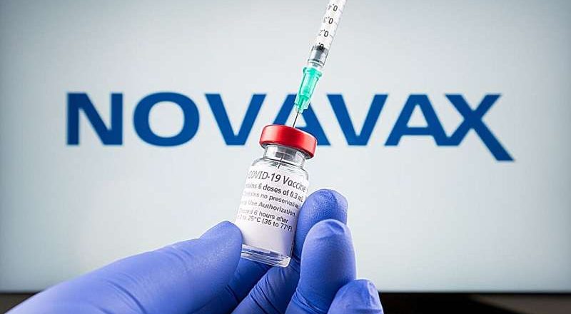 La vacuna contra la COVID-19 de Novavax se acerca a la aprobación total de la FDA