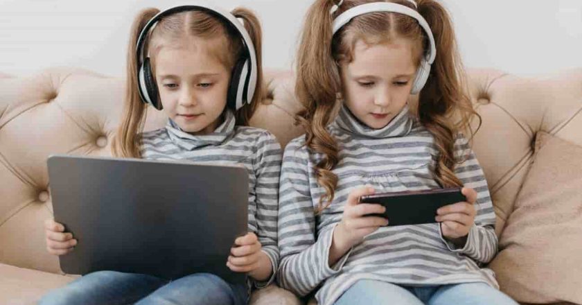 Asocian el exceso de pantallas en la infancia con problemas emocionales y de conducta
