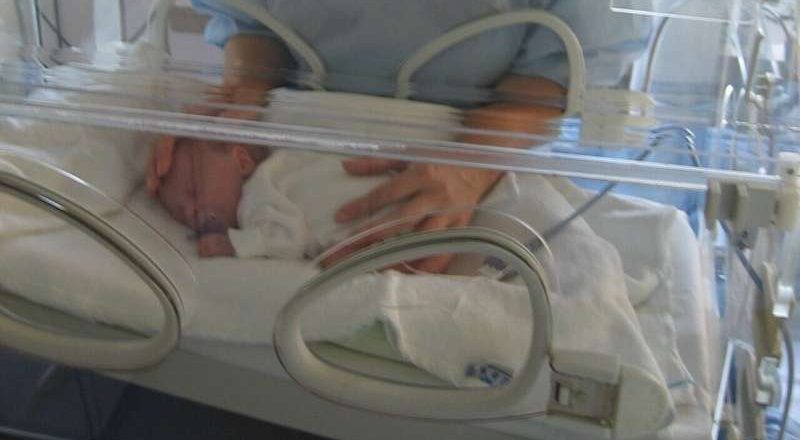 Los bebés prematuros reciben sacarosa para aliviar el dolor: una nueva investigación muestra que no detiene los impactos a largo plazo en el desarrollo.