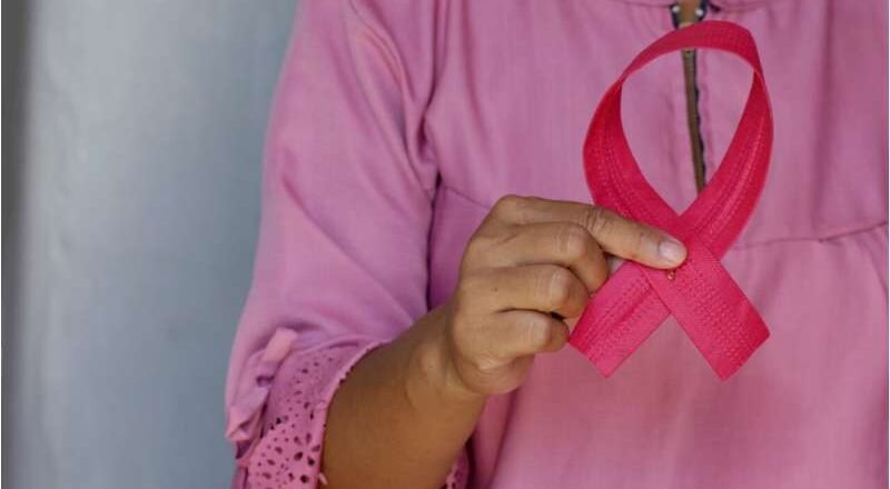 El riesgo de cáncer de mama en mujeres más jóvenes puede verse influenciado por la terapia hormonal