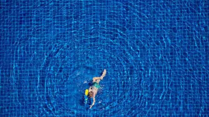 Verano y piscinas, una combinación que aumenta el riesgo de padecer criptosporidiosis