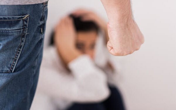 Violencia de hijos hacia padres o madres: cómo detectarla y pedir ayuda sin culpa