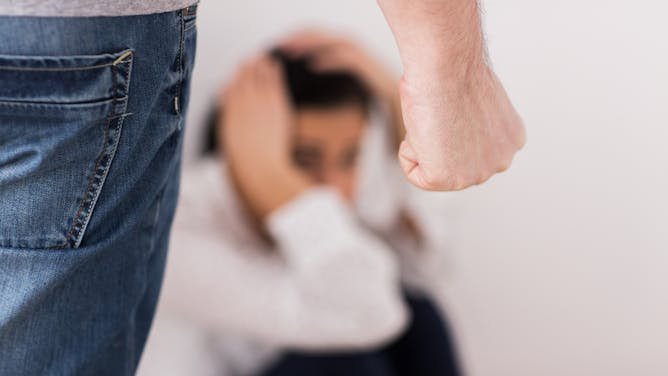 Violencia de hijos hacia padres o madres: cómo detectarla y pedir ayuda sin culpa
