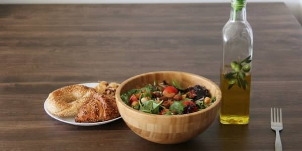Dieta mediterránea: evidencia científica sobre sus beneficios cardiovasculares y metabólicos.