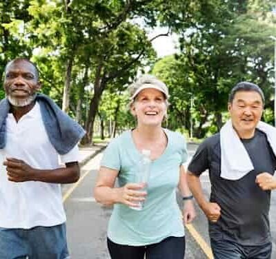 Los deportes que se asocian a una mayor longevidad y el valor añadido de los de raqueta