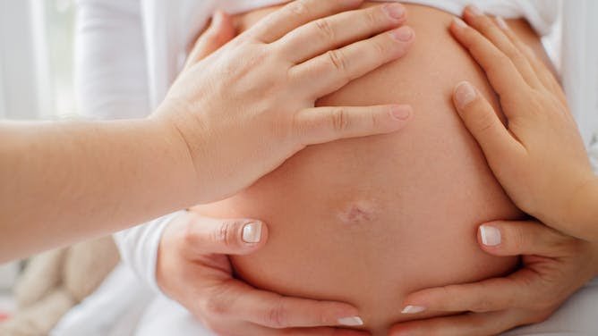 Las mujeres embarazadas reciben células fetales que permanecen en su cuerpo y su cerebro