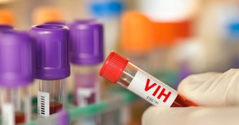 Descubren un anticuerpo con resultados prometedores ante casi todas las variantes del VIH: cómo funciona