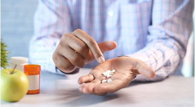 Según una nueva evaluación, el uso de aspirina en la mayoría de los adultos de mediana edad podría ser innecesario