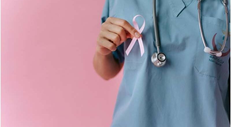 Un nuevo modelo predice el riesgo cardíaco a 10 años tras el tratamiento del cáncer de mama.