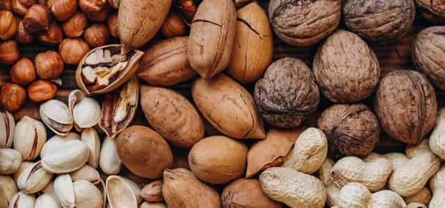 Comer frutos secos todos los días: efectos reales sobre el cuerpo y la mente