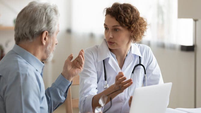 Cómo enseñar a los futuros profesionales de la salud a comunicarse eficazmente