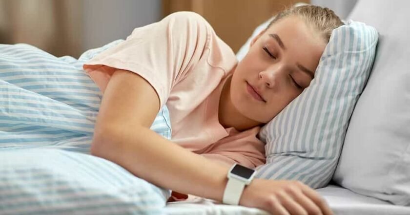 Dormir más los fines de semana podría proteger a los adolescentes frente a la depresión