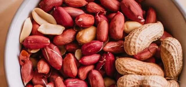 Comer maní todos los días: beneficios, riesgos y recomendaciones para la salud