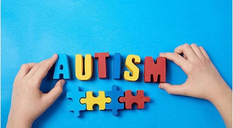 La terapia asistida por robot es beneficiosa para los niños con autismo