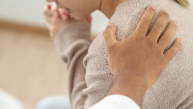 Cuando la realidad también descarrila: comprender el ‘shock’ y el duelo tras un accidente grave