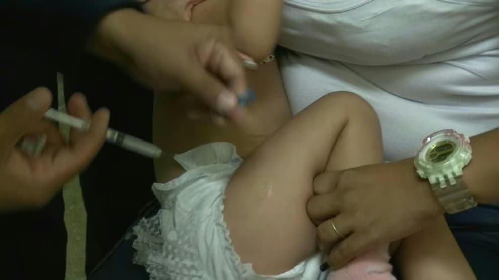 Vacunas racionadas alertan a Venezuela